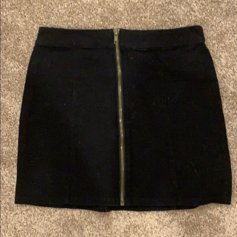 F21 black mini skirt